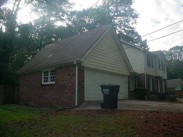 496 Francis Place Sw, Lilburn, GA 30047