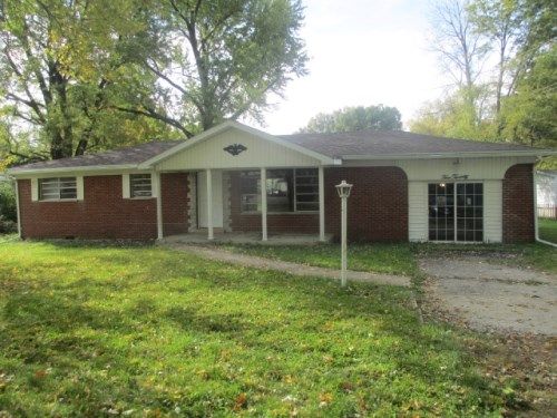520 Old Caseyville Rd, Caseyville, IL 62232