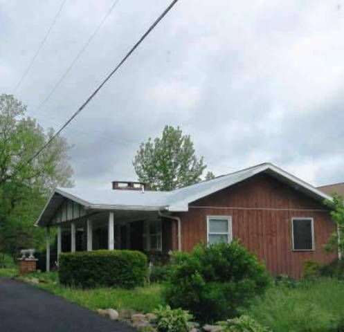 108 Pilgrim Street, Perryopolis, PA 15473