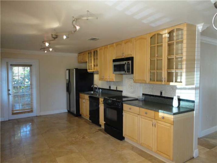 1041 NE 36 ST, Fort Lauderdale, FL 33334