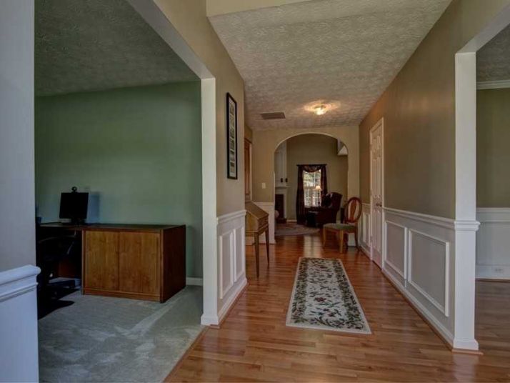 1052 Deer Hollow Drive, Woodstock, GA 30189