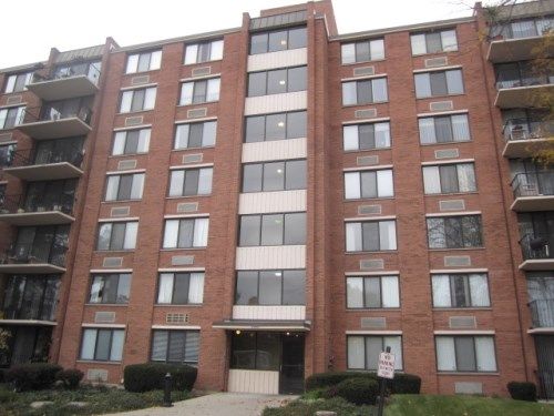 2000 Saint Regis Dr Apt 4k, Lombard, IL 60148