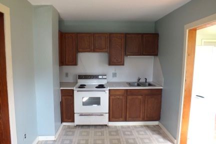 120 S Grant St, Cedar Springs, MI 49319