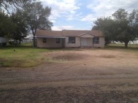 468 E Cherokee Dr, Hobbs, NM 88240