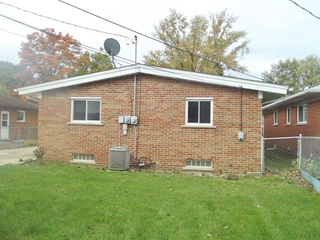 18552 Flamingo Blvd, Livonia, MI 48152