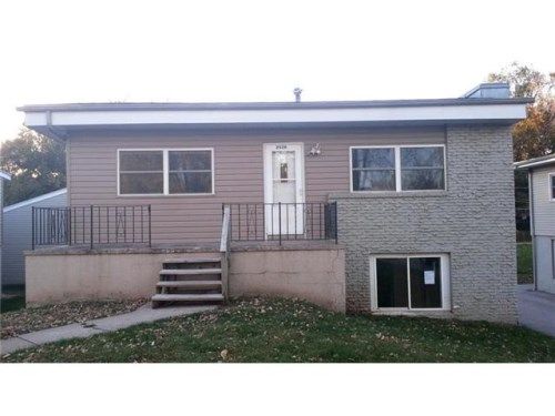 2528 Wayne St, Bellevue, NE 68005