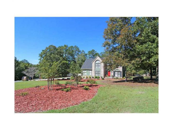 26 Picketts Lake Way W, Acworth, GA 30101