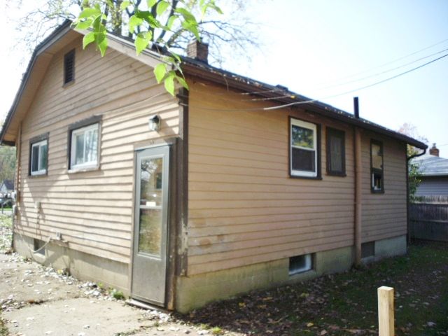 2493 Kansas Ave, Saginaw, MI 48601