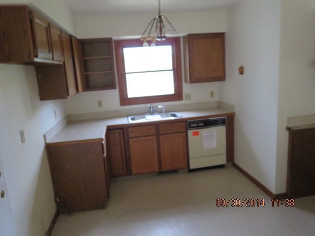 3083 Meadowbrook Dr, Owosso, MI 48867