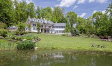 3175 LOWER SAUCON RD Springtown, PA 18081