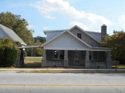 112 N Main St, Rolesville, NC 27571