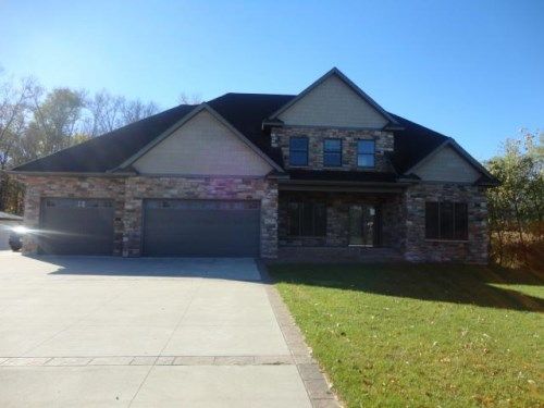 620 County Road F E, Saint Paul, MN 55127