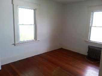 569 E Main St, Meriden, CT 06450