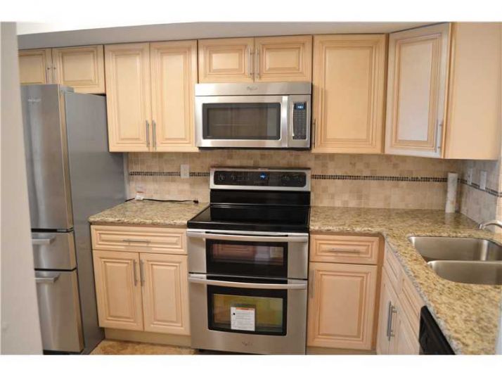 20308 NE 34  CT # 38, Miami, FL 33180