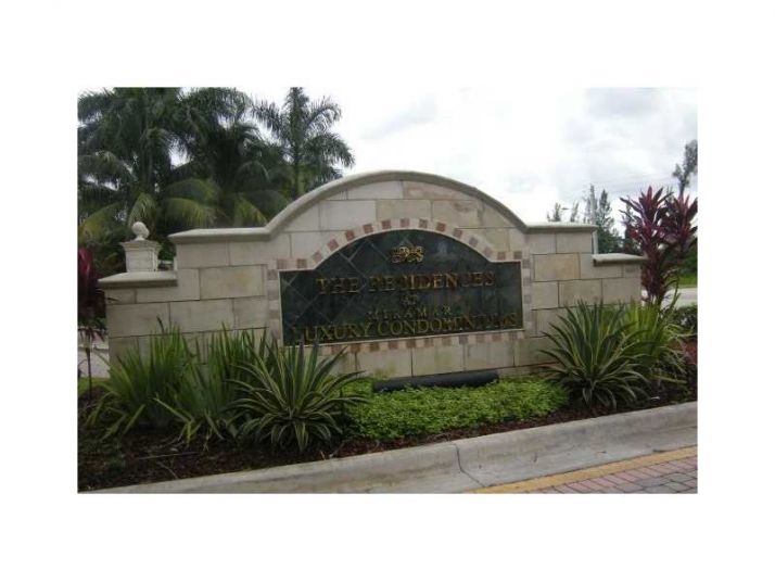 2200 E PRESERVE WY # 101, Hollywood, FL 33025