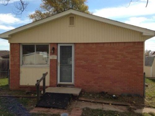 1227 E 5th Street, Greenfield, IN 46140