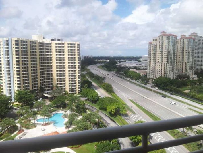 3300 192 ST # 1705, Miami, FL 33180