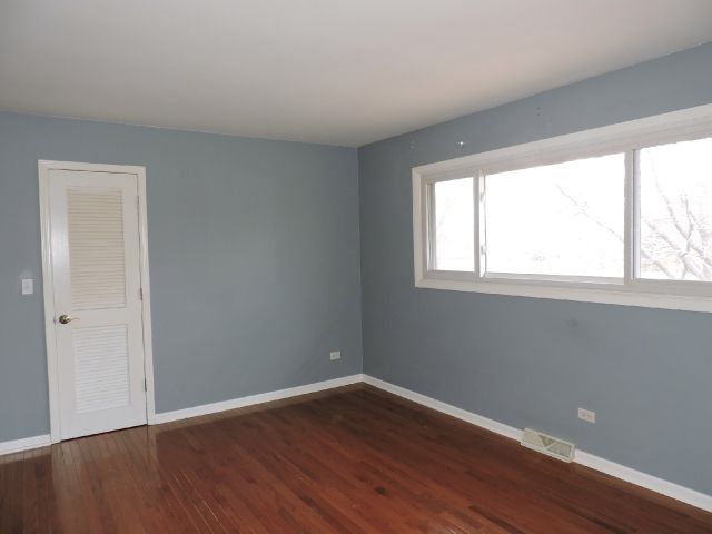 664 W Main St, Cary, IL 60013