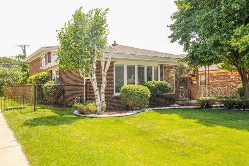 4605 Raymond Ave., Brookfield, IL 60513