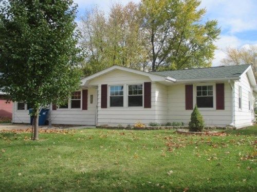 2323 8th St, Silvis, IL 61282