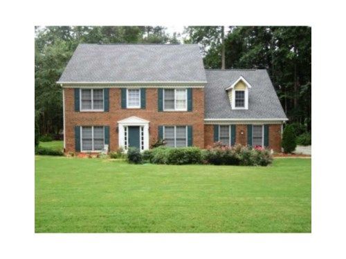 1587 Red Fox Run Sw, Lilburn, GA 30047