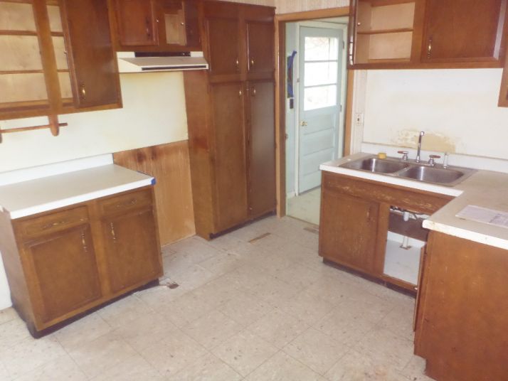 306 Chestnut St NE, Kalkaska, MI 49646