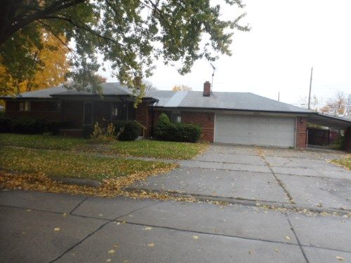 28820 Pinto Dr, Warren, MI 48093