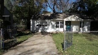 200 W 83rd Ter, Kansas City, MO 64114