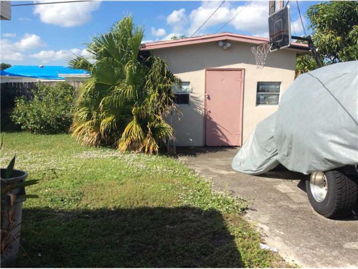 1381 SW 48TH AV, Fort Lauderdale, FL 33317