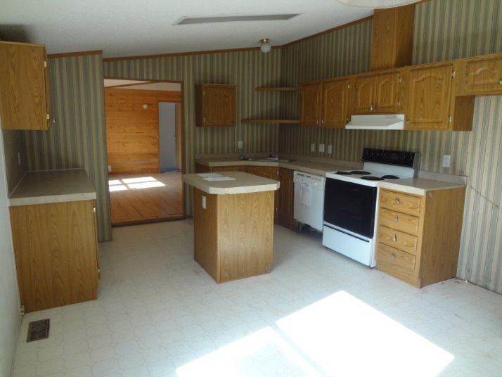 195 E 104th St, Grant, MI 49327