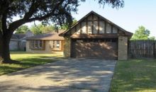 706 Briarclift Ln Baytown, TX 77521