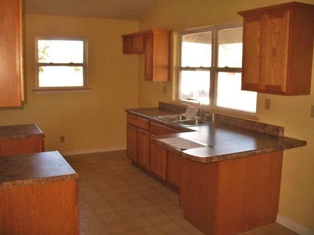 1403 Marion County 2061, Yellville, AR 72687