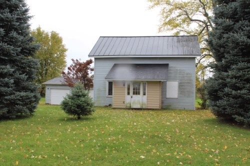 317 W 8th St, Burlington, IN 46915