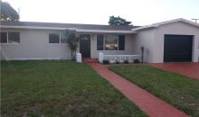 620 SW 71 AV Hollywood, FL 33023