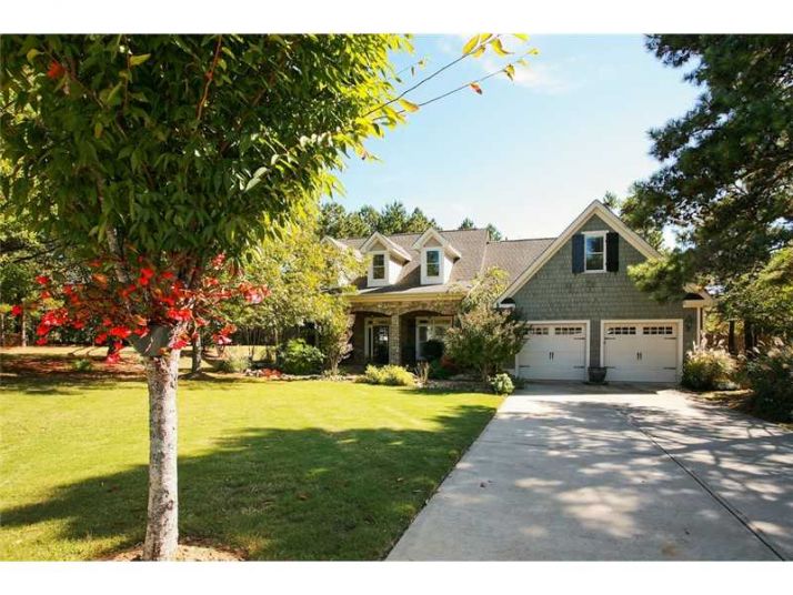 4000 Fredricksberg Court, Loganville, GA 30052