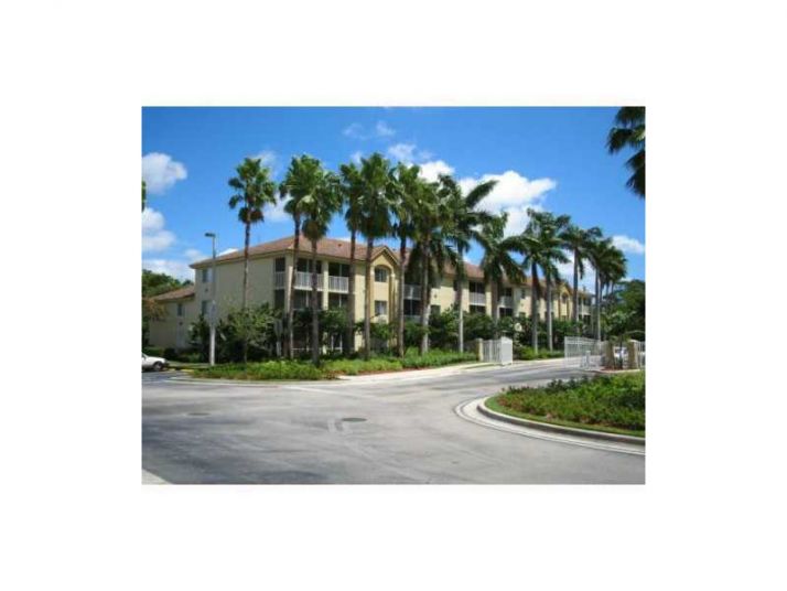 450 S Park Rd # 5-203, Hollywood, FL 33021