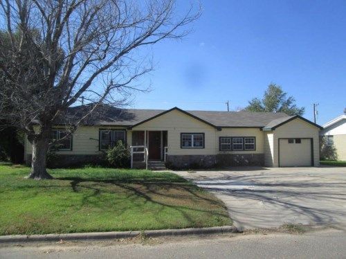 710 Ave R, Sunray, TX 79086
