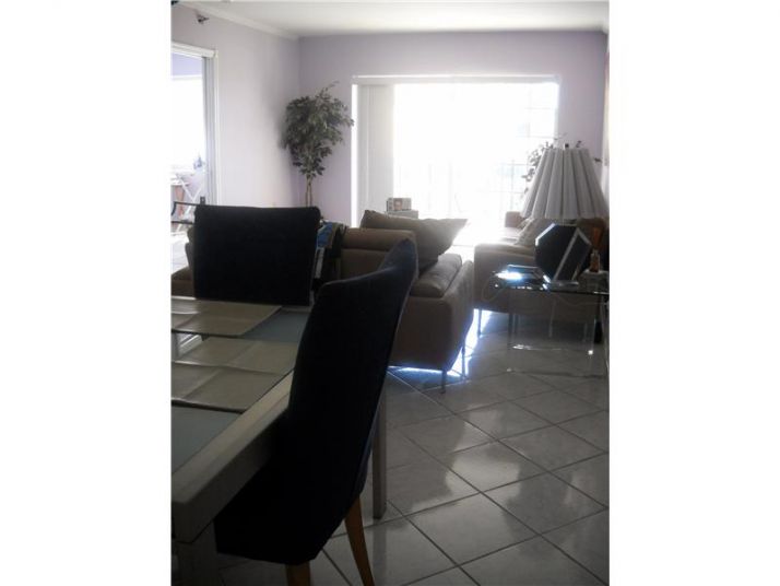 8900 COLLINS AV # 402, Miami Beach, FL 33154