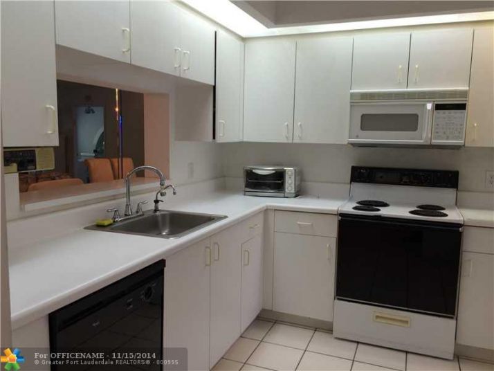 13701 SW 12 ST # 302A, Hollywood, FL 33027