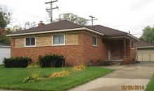 24227 Roxana Ave Eastpointe, MI 48021