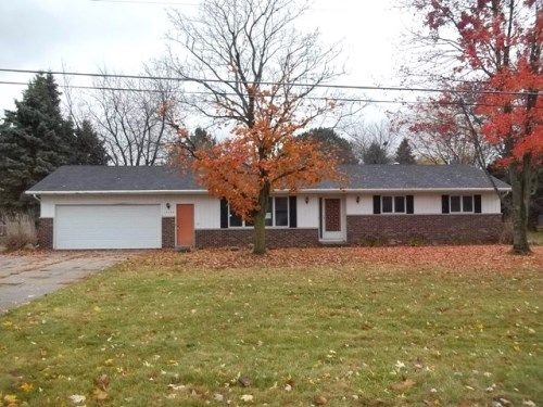 10269 Frost Rd, Freeland, MI 48623