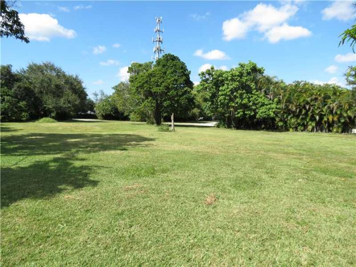 11410 SW 81 ROAD, Miami, FL 33156