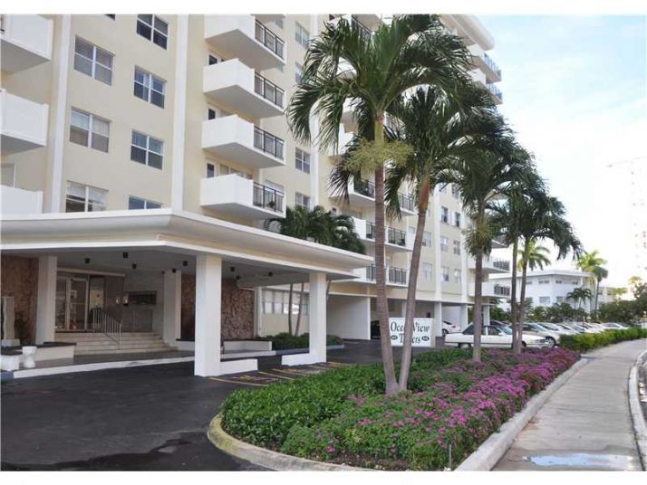 401 GOLDEN ISLES DR # 612, Hallandale, FL 33009
