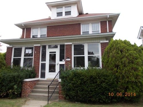 35274 Chestnut St, Wayne, MI 48184