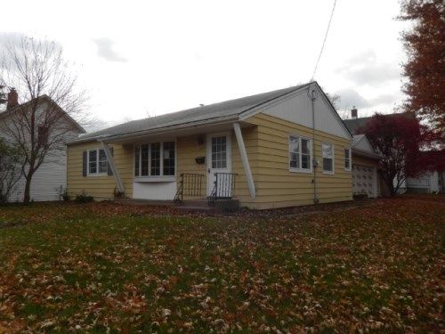 2105 7th St, Moline, IL 61265