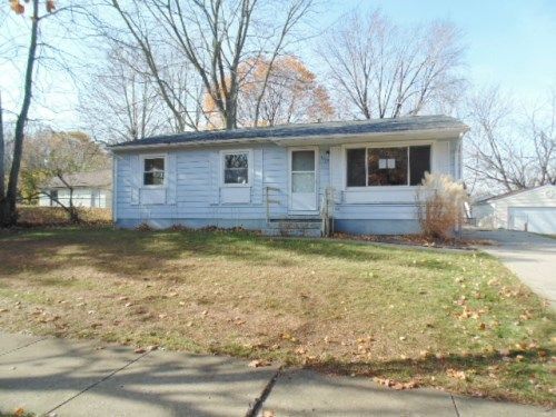 7008 Richard Rd, Lansing, MI 48911