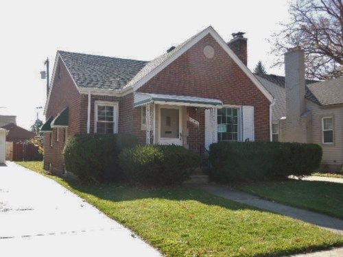 1749 Chestnut St, Wyandotte, MI 48192
