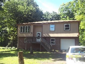 105 Dorchester Ave, Tobyhanna, PA 18466