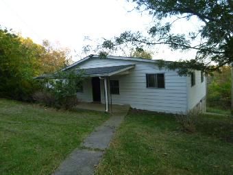 270 Mcfarland Dr, Corinth, KY 41010