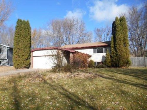 8901 Darnel Rd, Eden Prairie, MN 55347